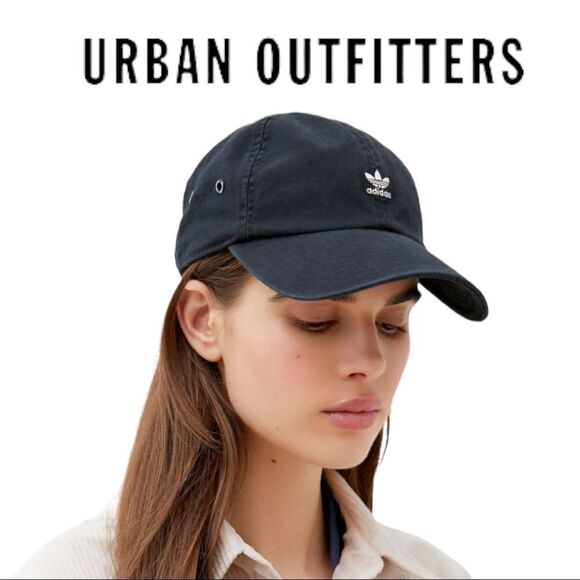 NEW Adidas Originals Black Mini Logo Women's Relaxed Baseball Cap Hat - Picture 1 of 3